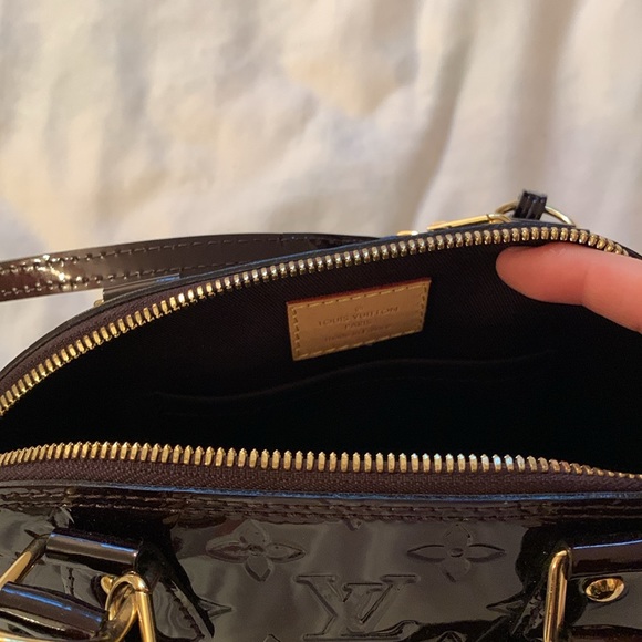 Louis Vuitton Alma handbag - Picture 12 of 13